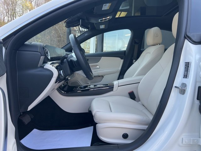 Used 2025 Mercedes-Benz CLA 250 4MATIC image 18