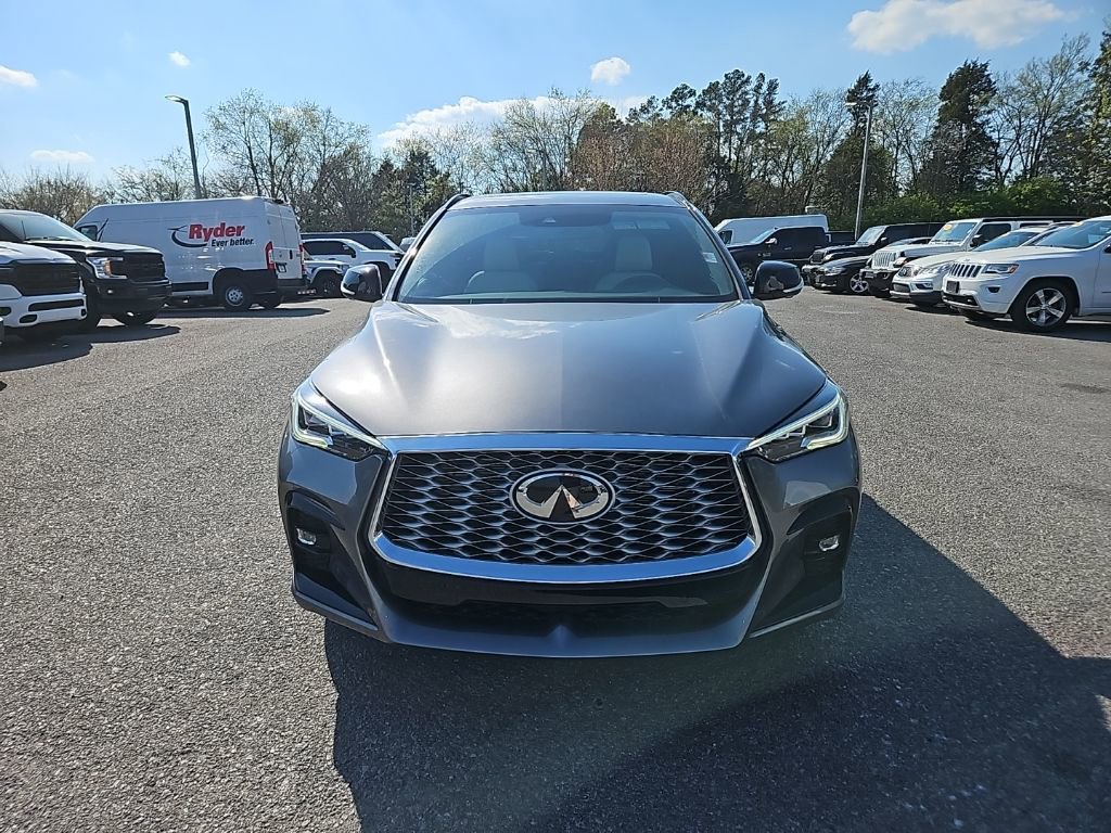Used 2025 INFINITI QX55 Essential image 2