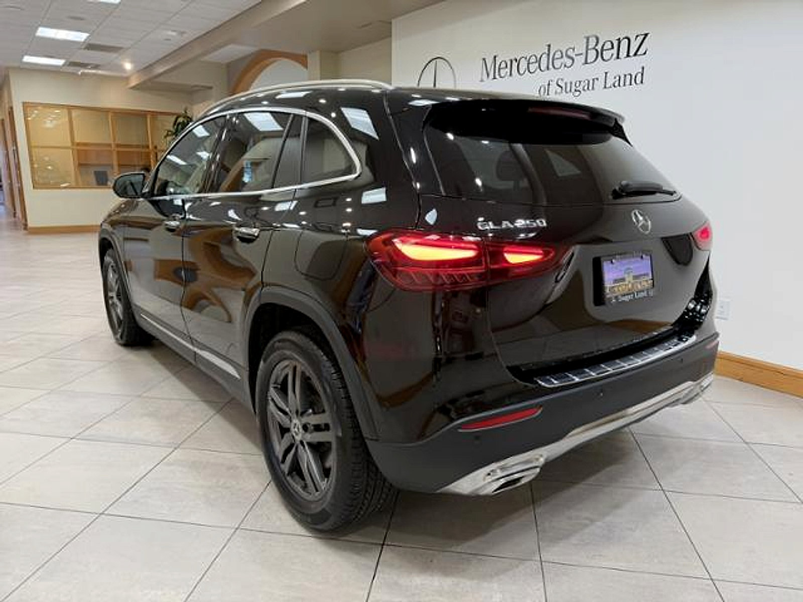 Certified 2025 Mercedes-Benz GLA 250 image 3