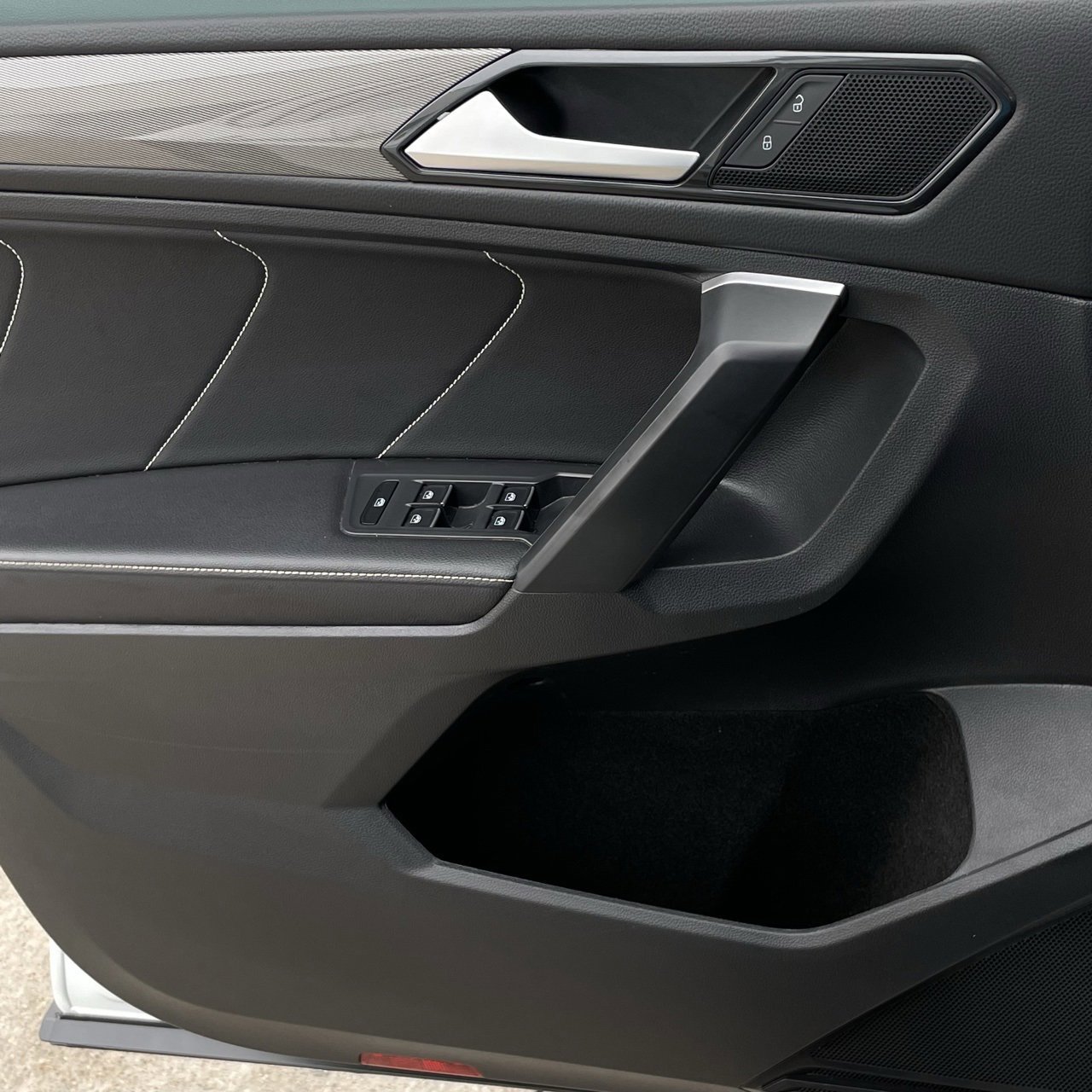 Used 2023 Volkswagen Tiguan SE image 21