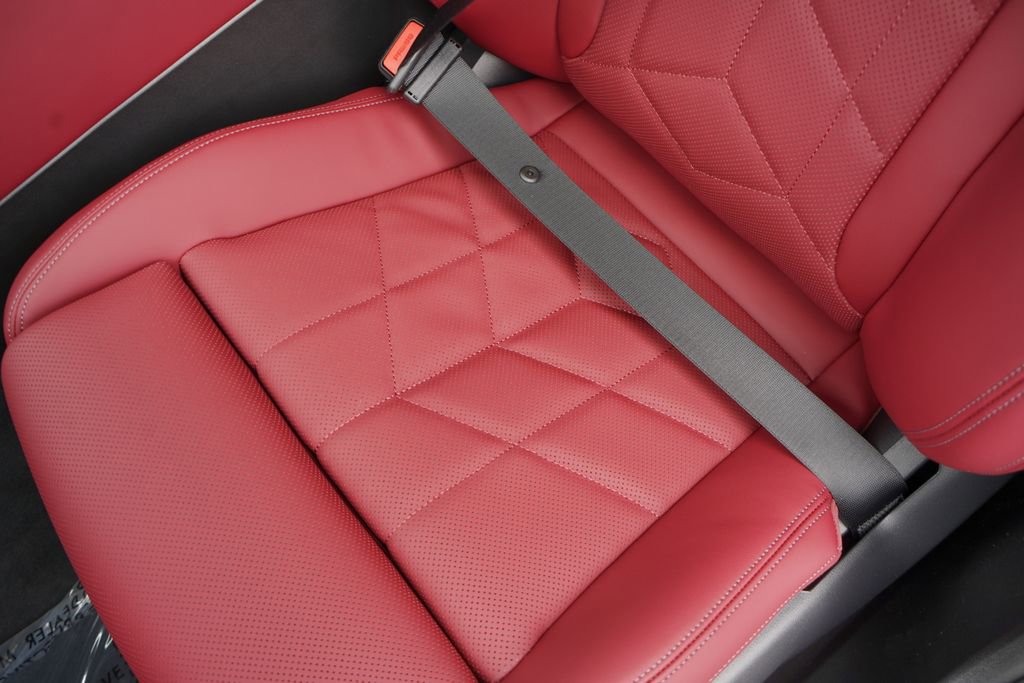 Used 2025 BMW i5 eDrive40i w/ Premium Package image 12