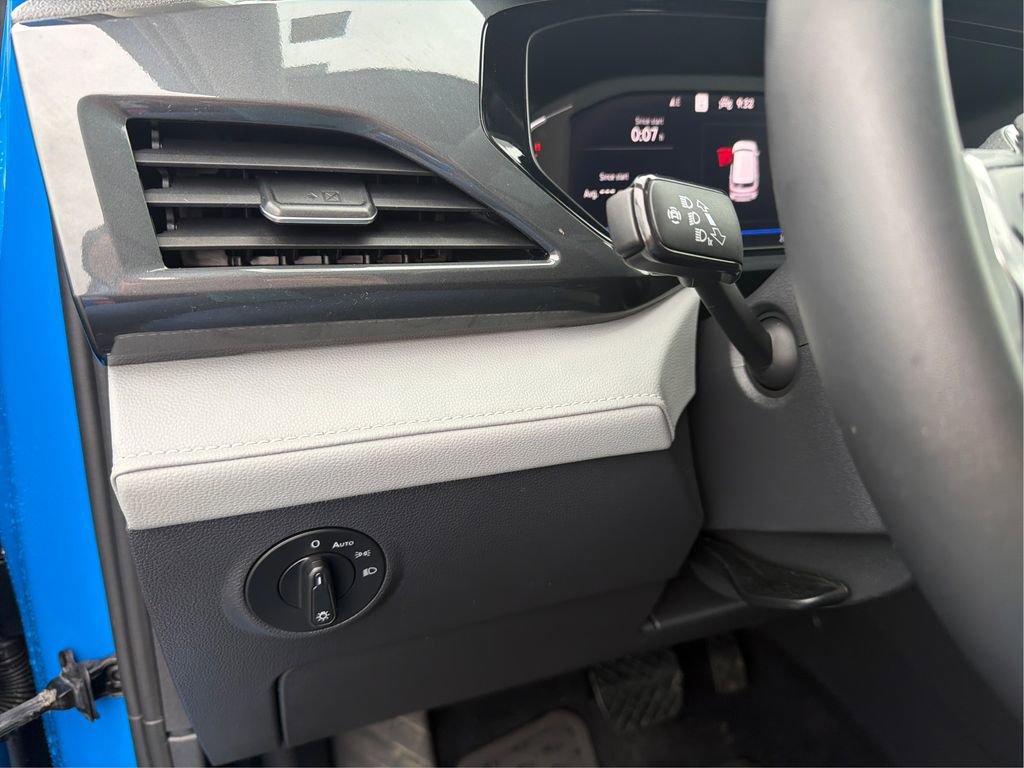 Used 2022 Volkswagen Taos SEL w/ Panoramic Sunroof Package image 20