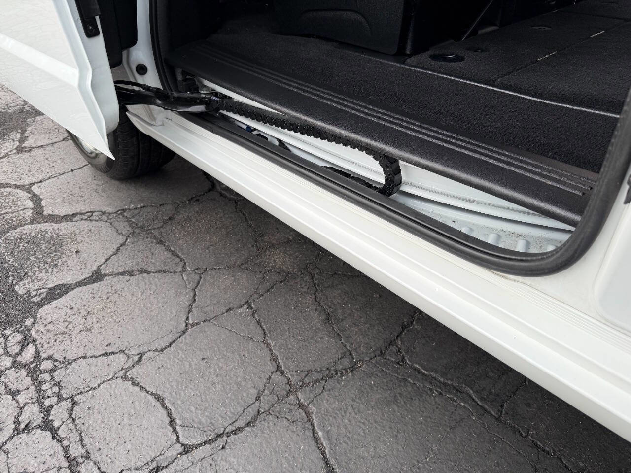 Used 2020 Dodge Grand Caravan SE FWD image 11