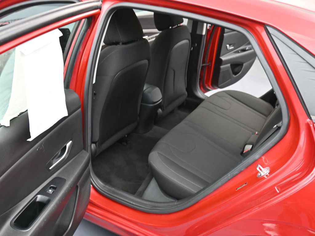 Certified 2023 Hyundai Elantra SEL w/ Preferred Accessory Package image 11