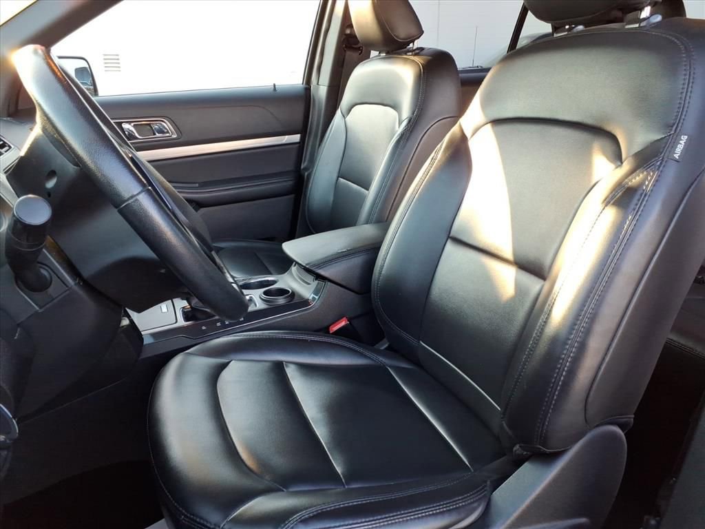 Certified 2019 Ford Explorer XLT w/ Equipment Group 202A image 23