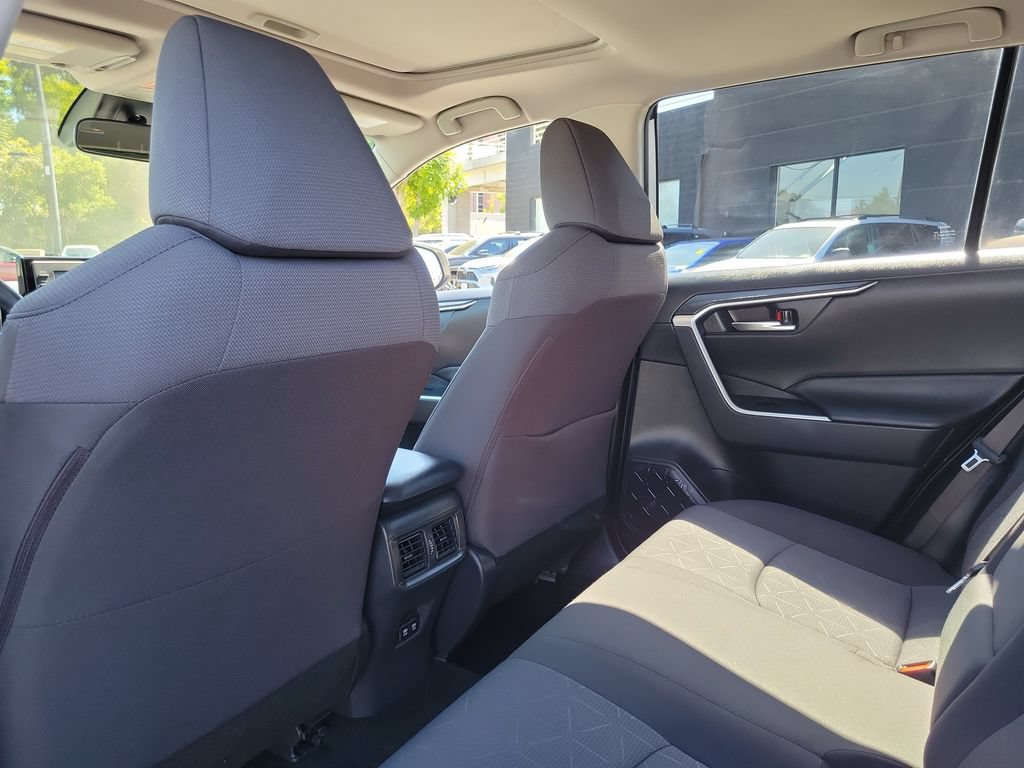 Used 2019 Toyota RAV4 XLE w/ Convenience Package FWD image 18