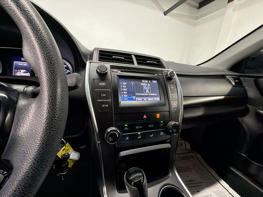 Used 2016 Toyota Camry LE image 16
