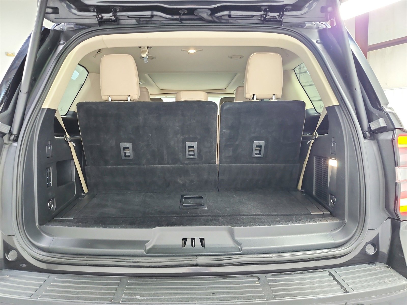 Used 2024 Ford Expedition Limited image 49