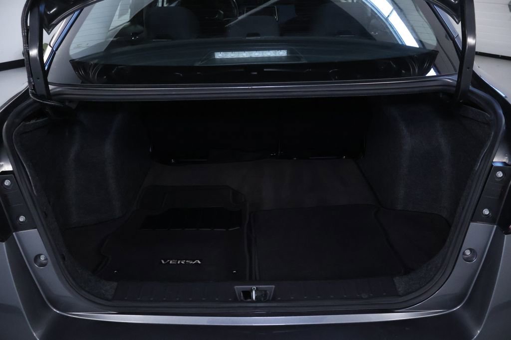 Used 2023 Nissan Versa SV image 15