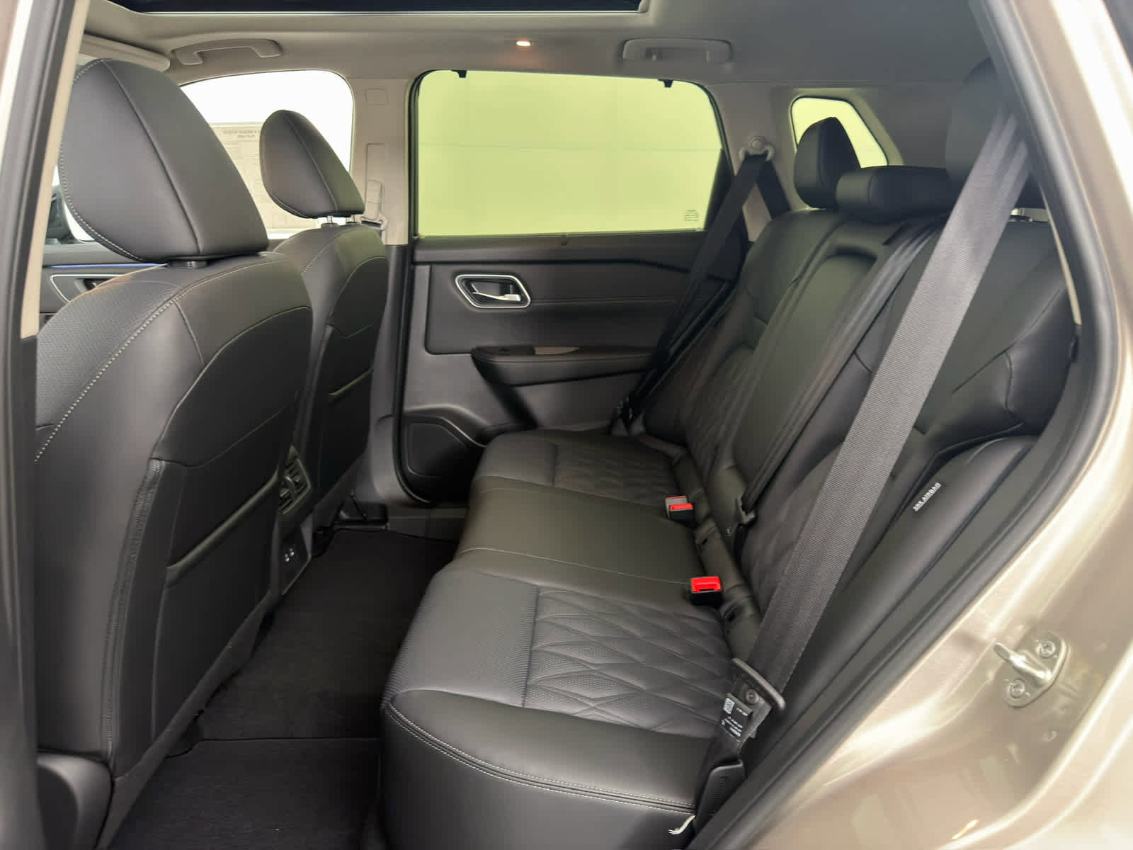 New 2026 Nissan Rogue Platinum image 16