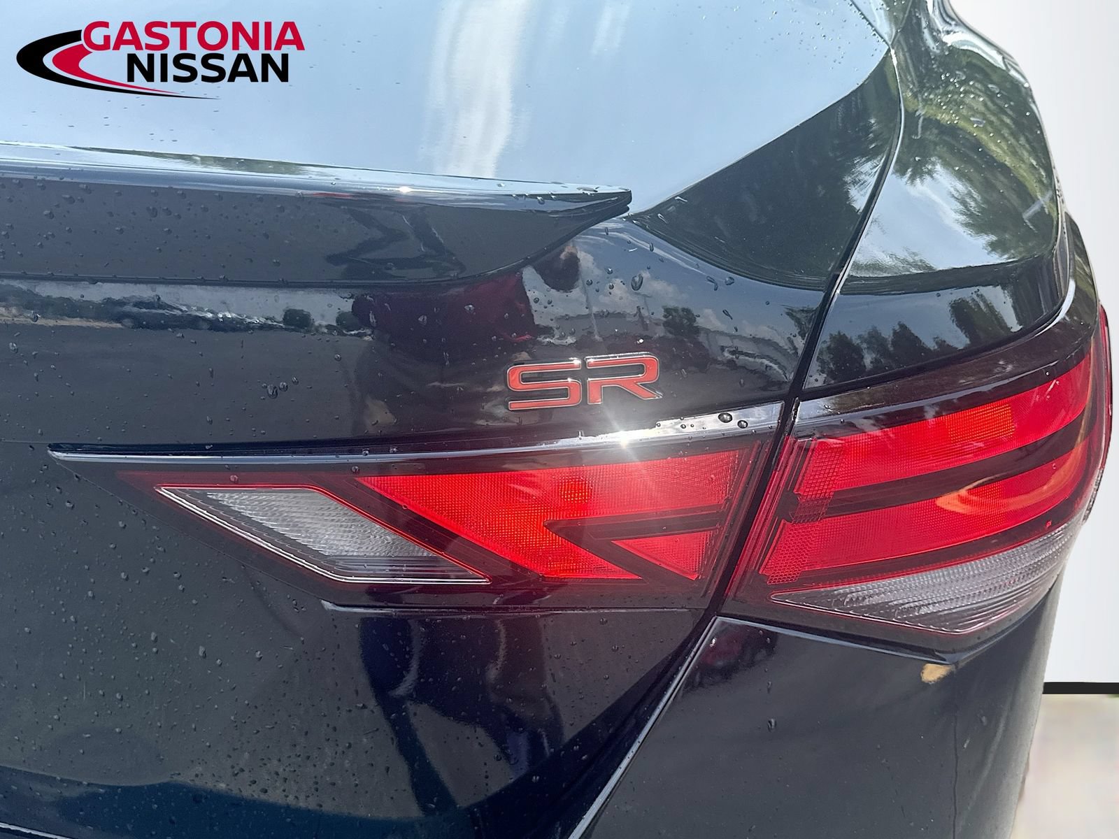 Used 2025 Nissan Sentra SR FWD image 7