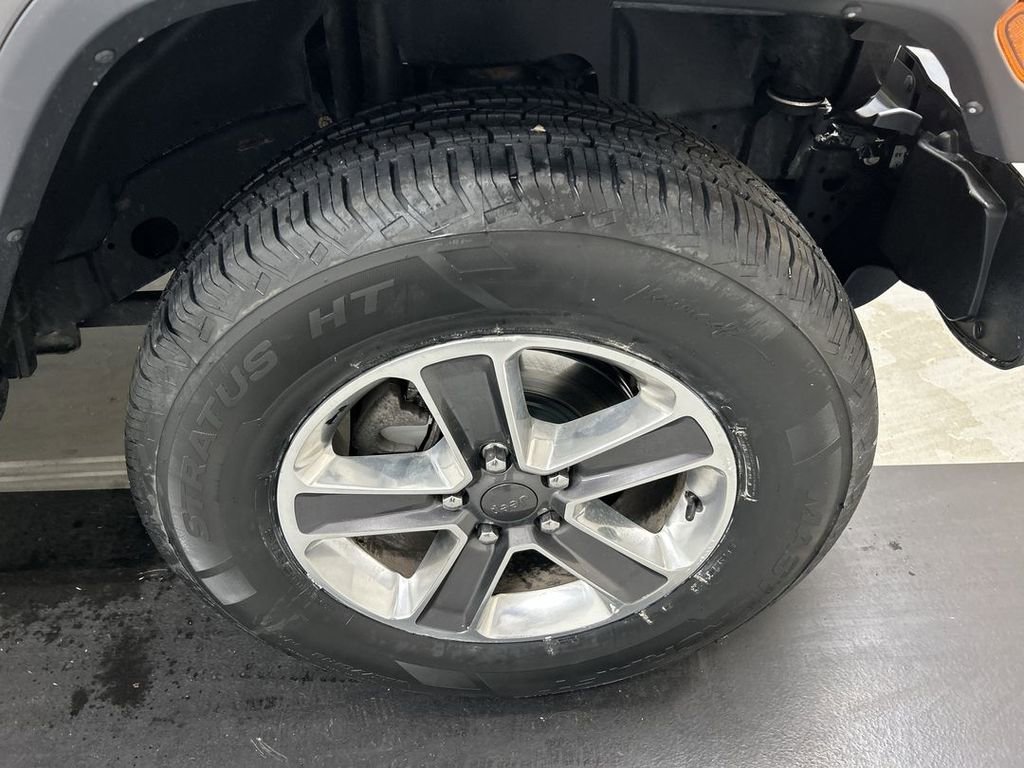 Used 2020 Jeep Wrangler Unlimited Sahara image 8
