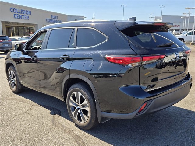 Used 2023 Toyota Highlander XLE image 5