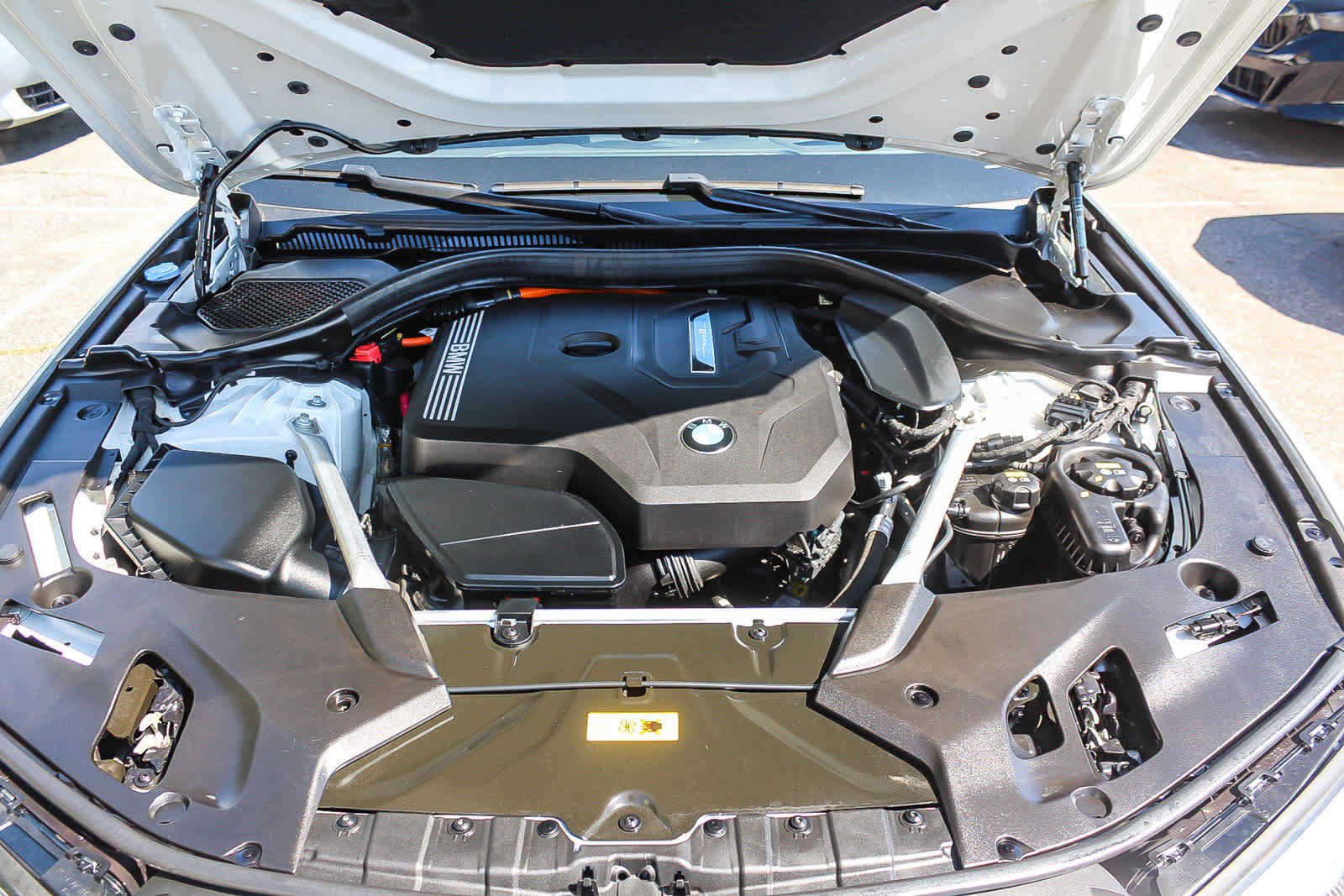 Certified 2023 BMW 530e RWD image 27