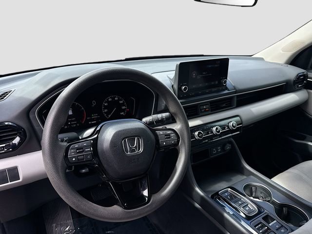 Used 2023 Honda Pilot LX image 9