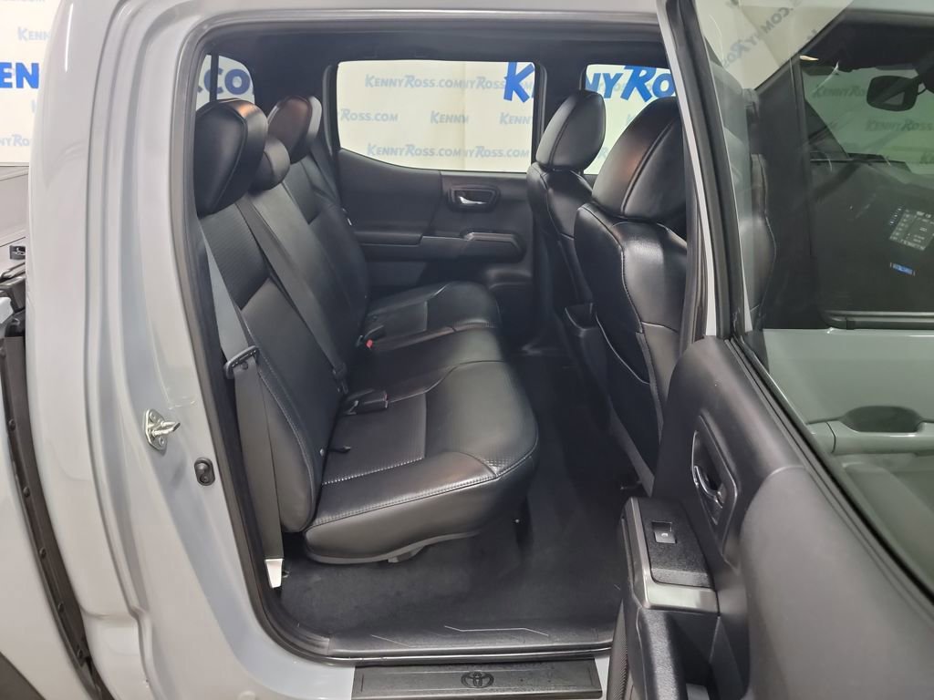 Used 2019 Toyota Tacoma TRD Off-Road image 11