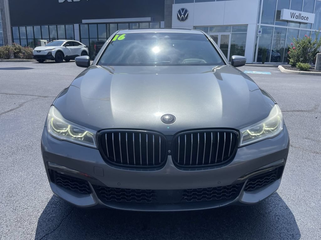 Used 2016 BMW 750i RWD image 2