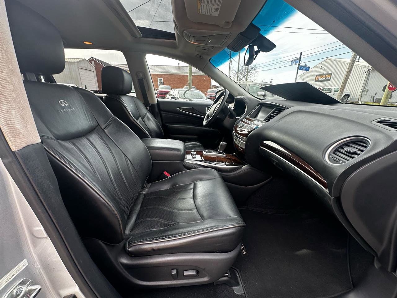 Used 2013 INFINITI JX35 AWD w/ Premium Pkg image 16