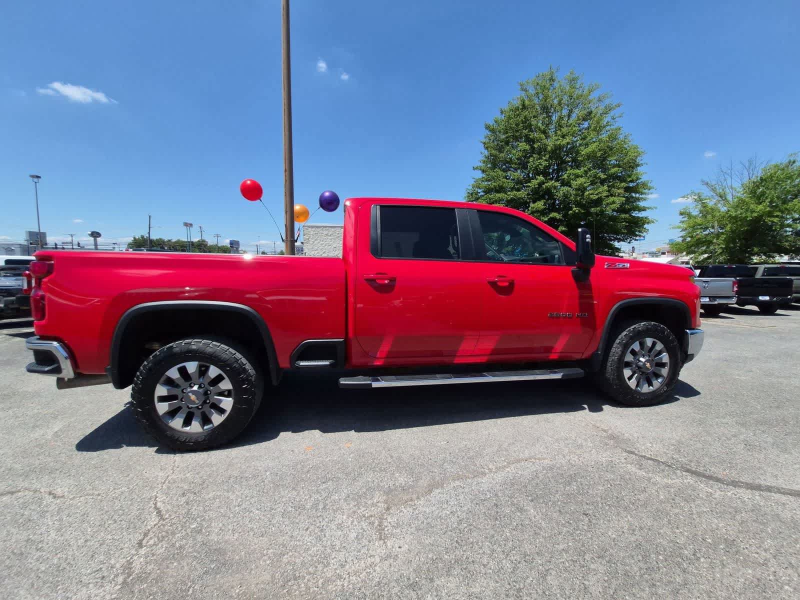 Used 2024 Chevrolet Silverado 2500 LT AWD/4WD image 9