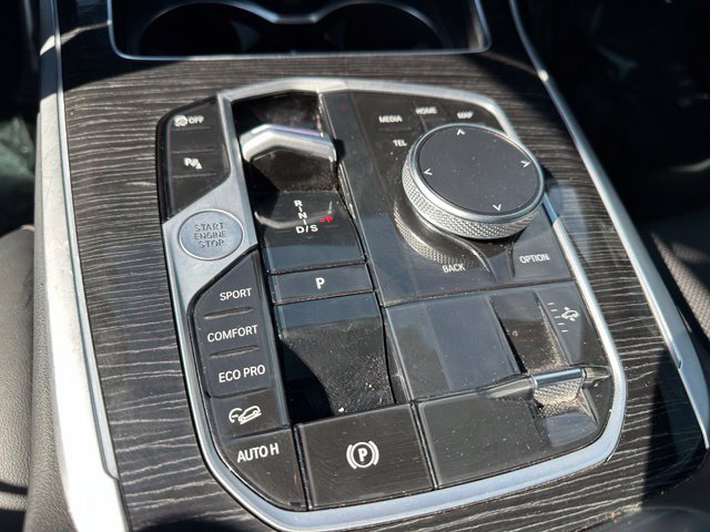 Used 2024 BMW X7 xDrive40i w/ M Sport Package AWD/4WD image 26