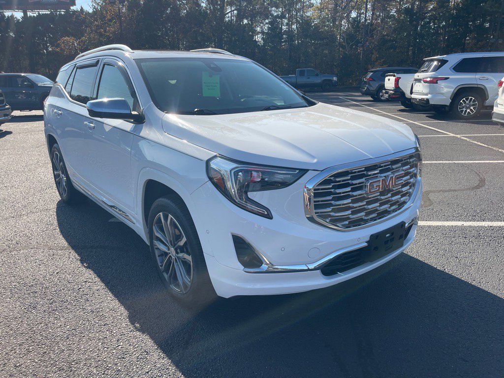 Used 2020 GMC Terrain Denali w/ Denali Premium Package image 1