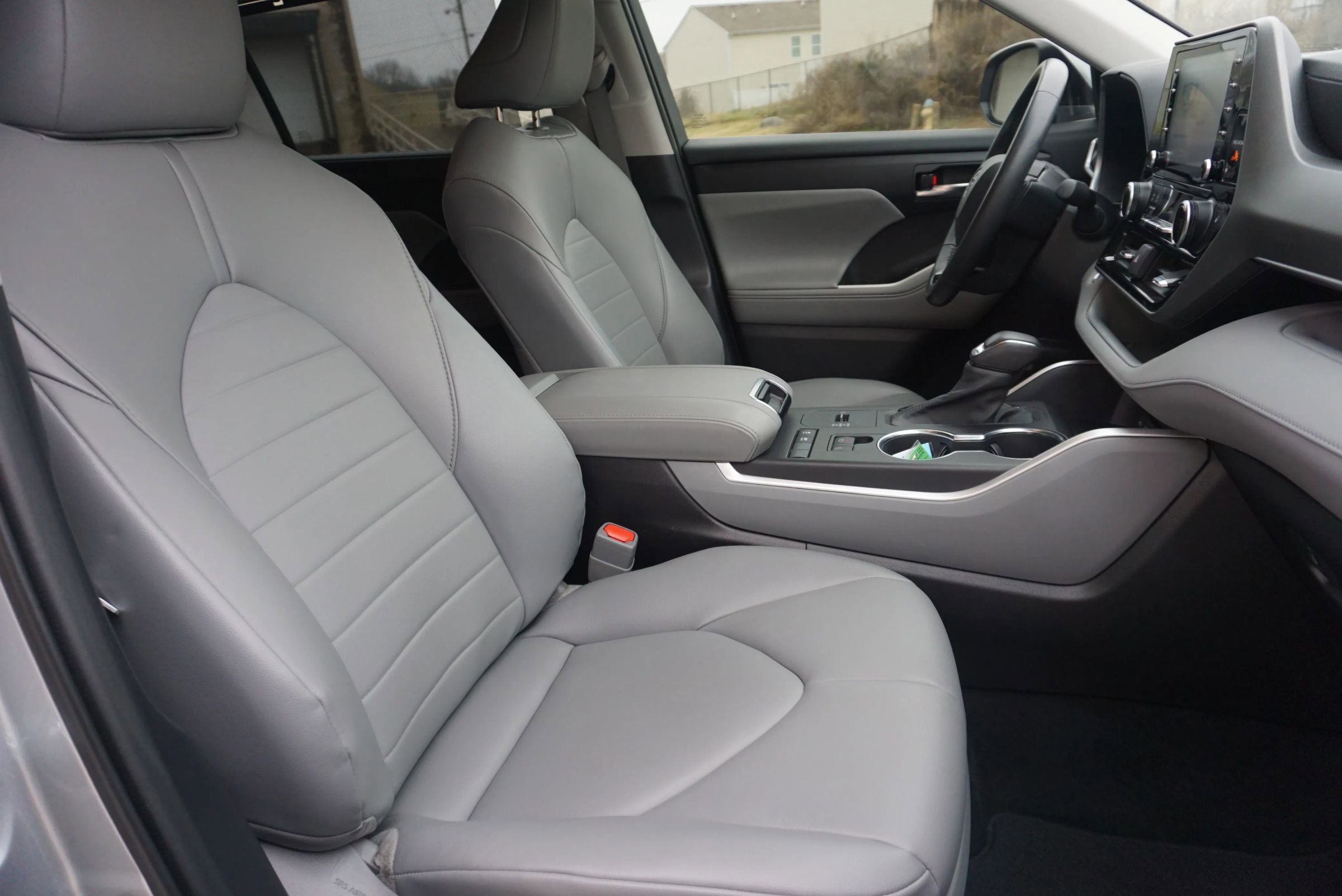 Used 2021 Toyota Highlander XLE image 18