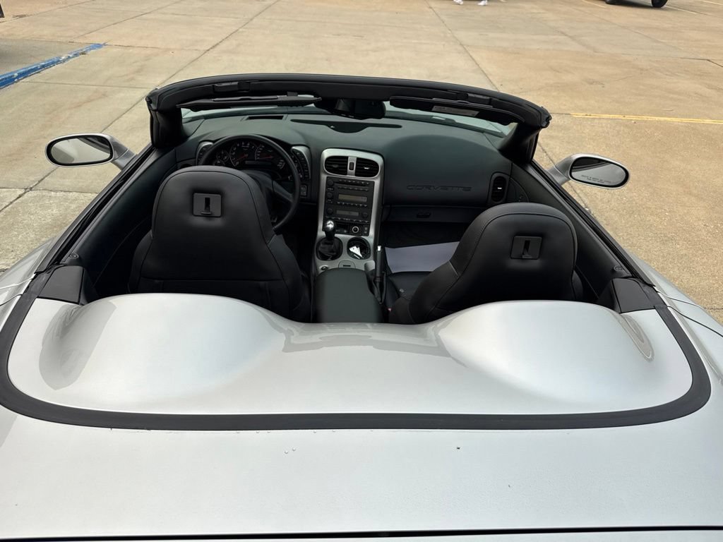 Used 2005 Chevrolet Corvette Convertible w/ Preferred Equipment Group RWD image 28