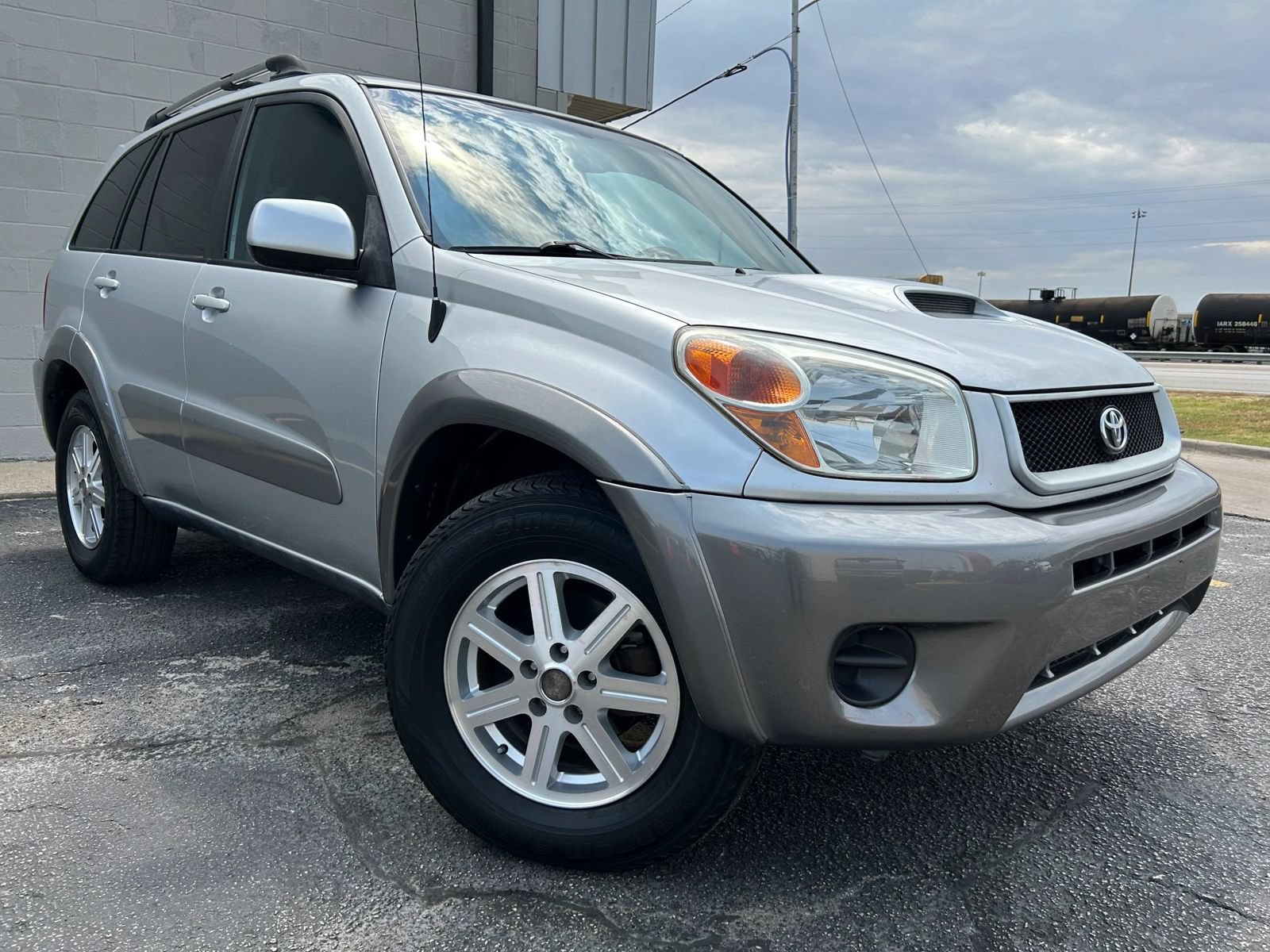 Used 2005 Toyota RAV4 2WD w/ Sport Pkg