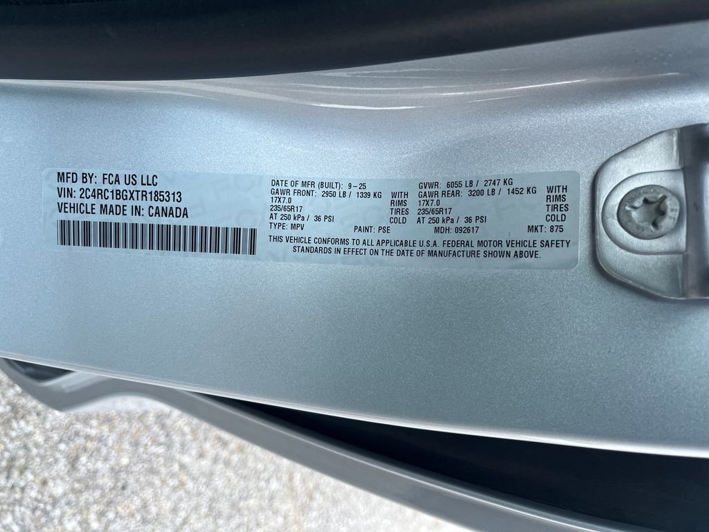 Used 2026 Chrysler Pacifica Select image 29