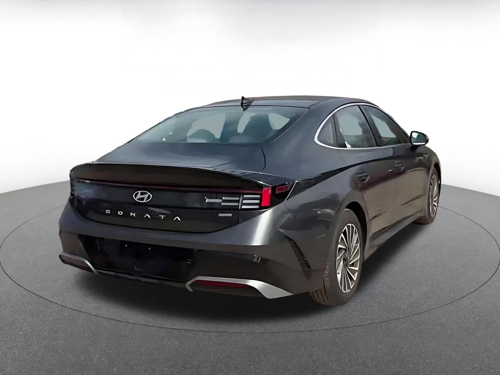 Used 2025 Hyundai Sonata SEL FWD image 12
