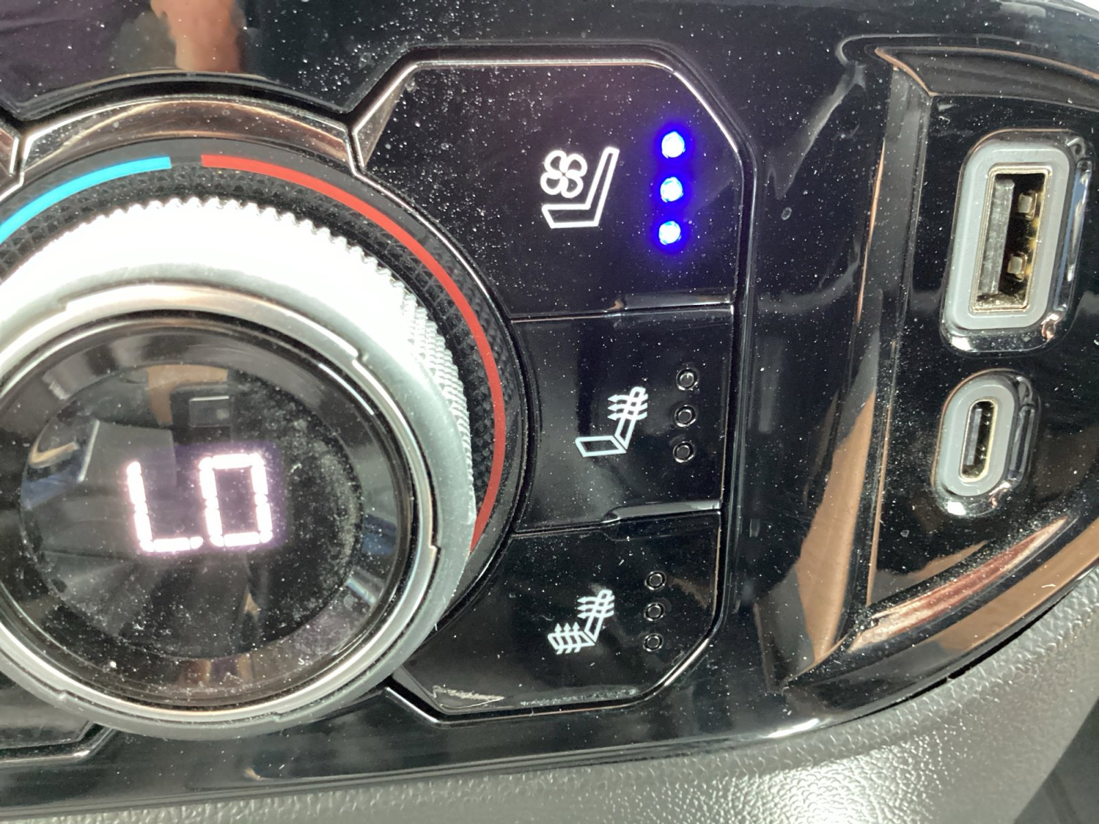 Used 2025 Chevrolet Silverado 1500 High Country image 32