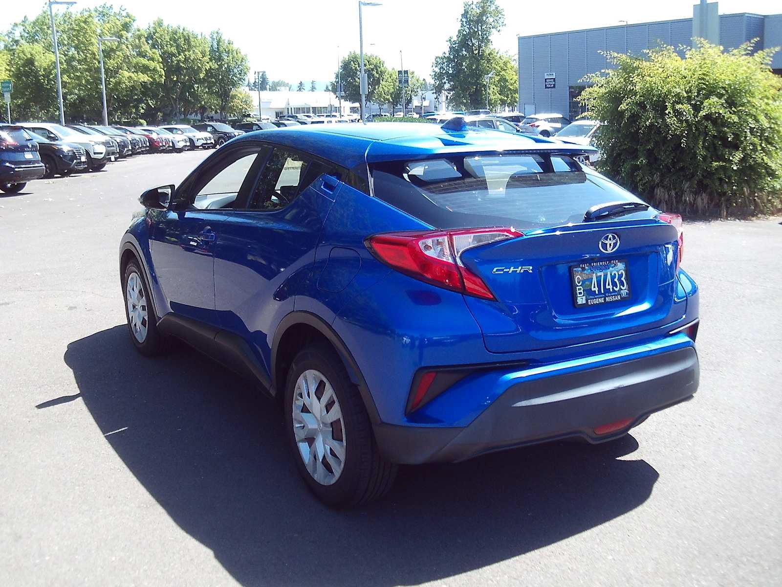 Used 2019 Toyota C-HR LE FWD image 3