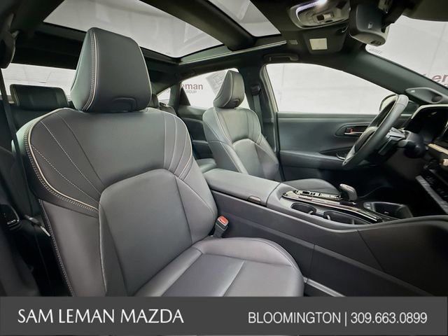 Used 2025 Toyota Crown Platinum w/ Carpet Mat Package (TMS) AWD/4WD image 29