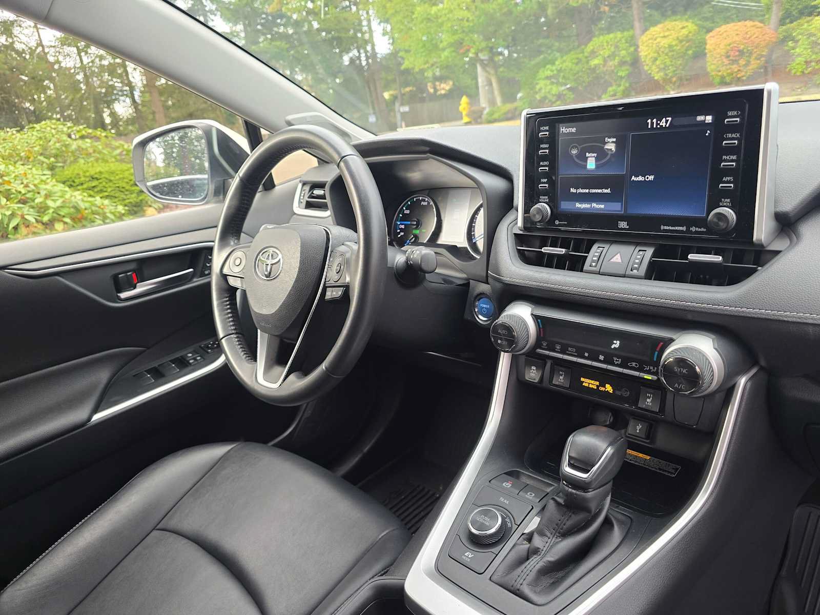 Used 2021 Toyota RAV4 XLE Premium AWD/4WD image 10