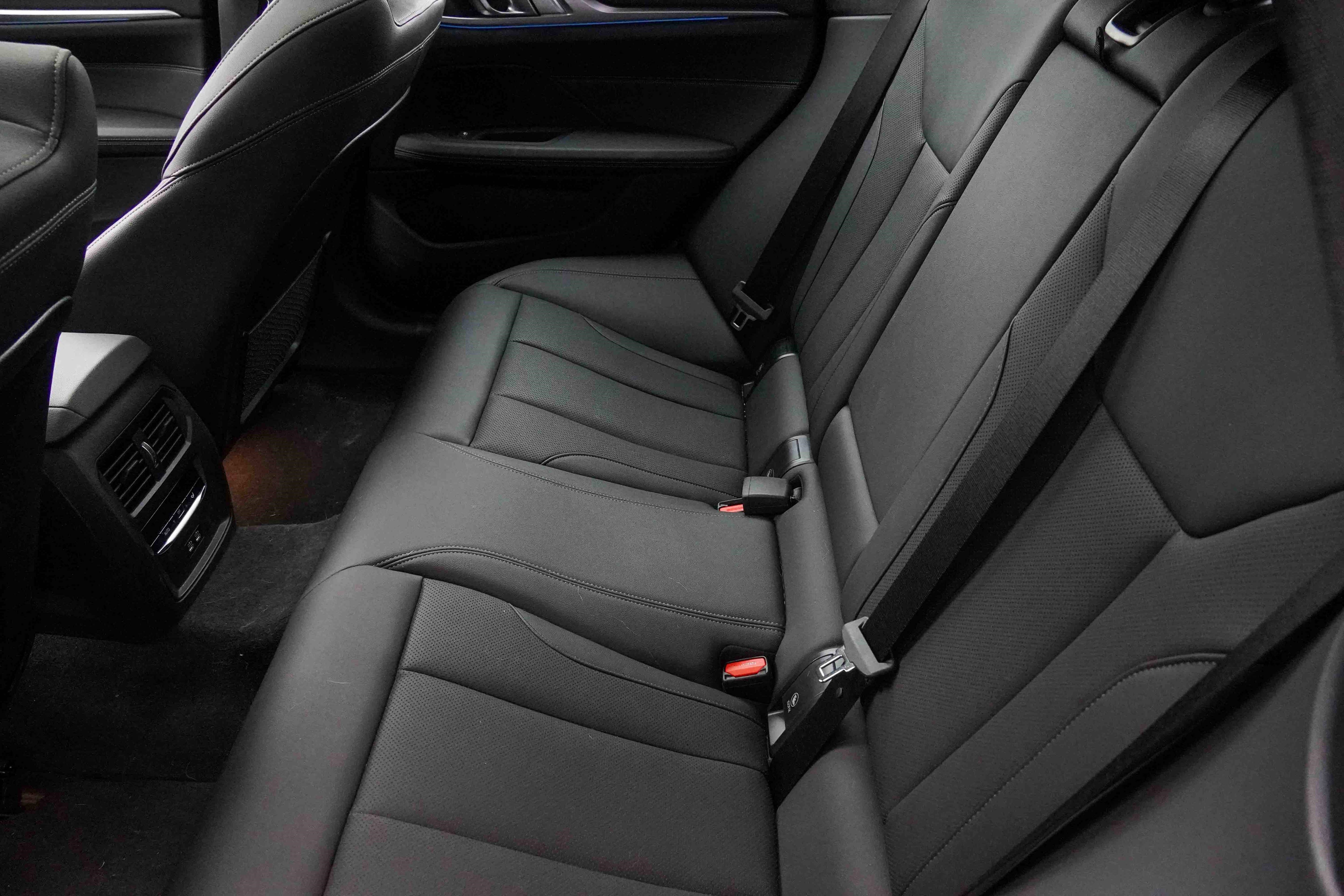 Certified 2023 BMW i4 eDrive35 w/ Premium Package image 37