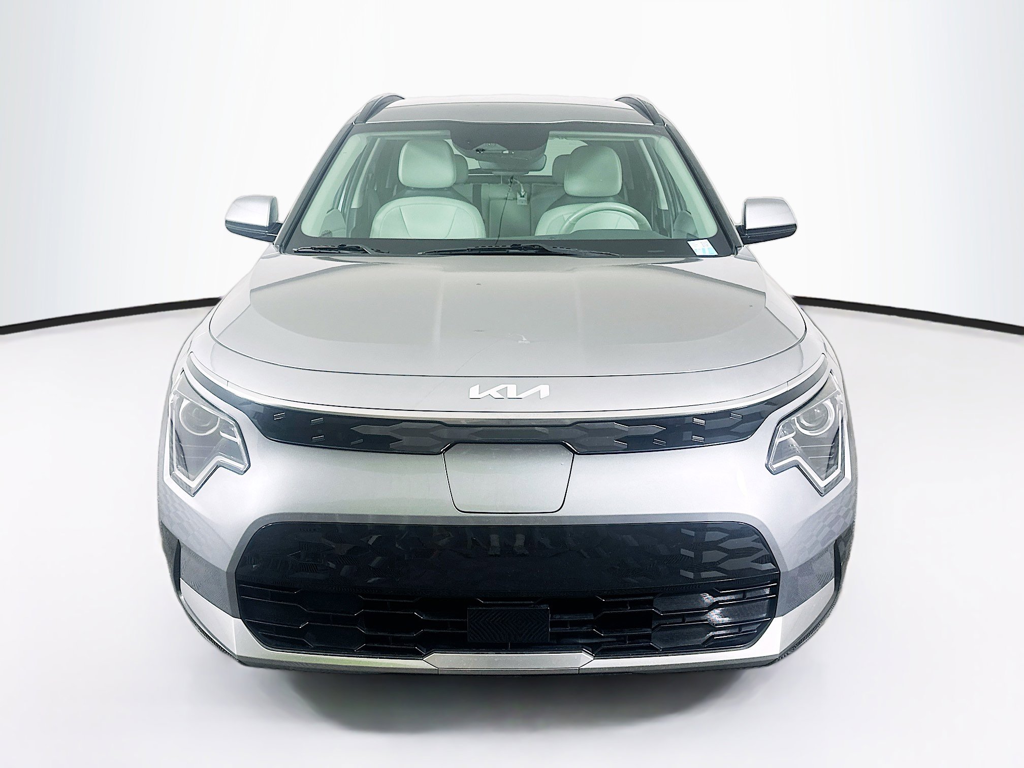Used 2023 Kia Niro Wind w/ Wind Preserve Package FWD image 2
