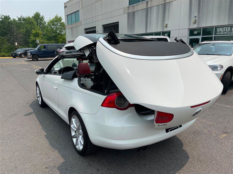 Used 2011 Volkswagen Eos Lux FWD image 39