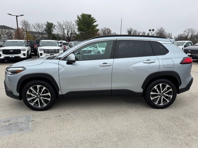 Used 2024 Toyota Corolla Cross XLE image 11