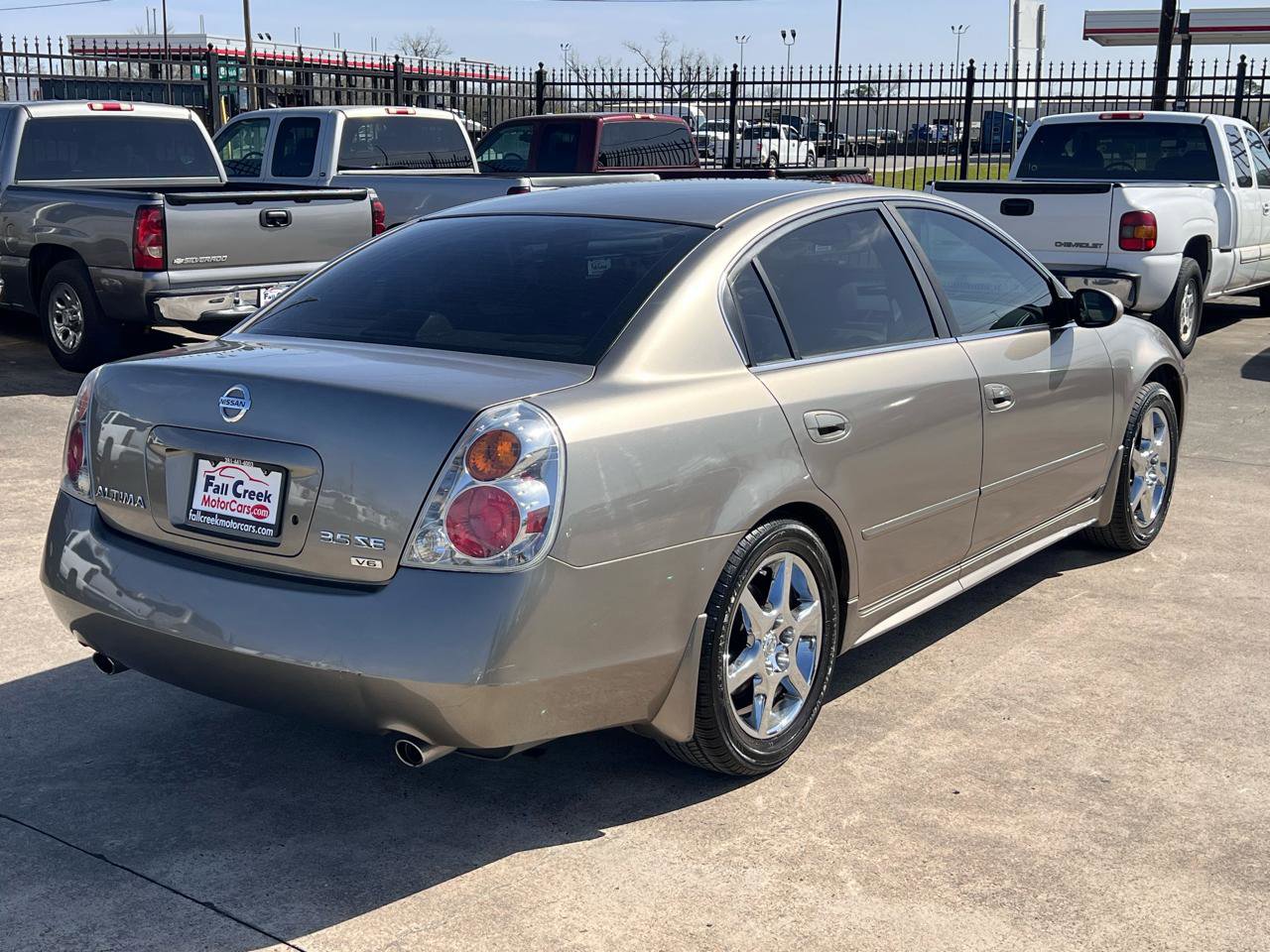 Used 2003 Nissan Altima 3.5 SE FWD image 6
