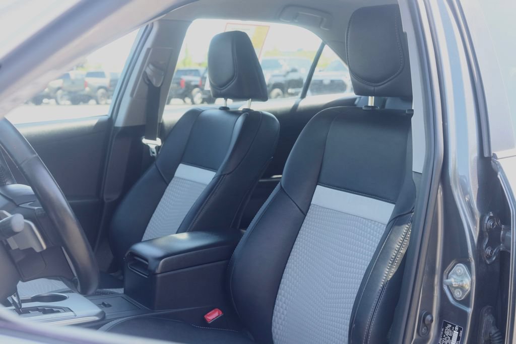 Used 2013 Toyota Camry SE FWD image 5