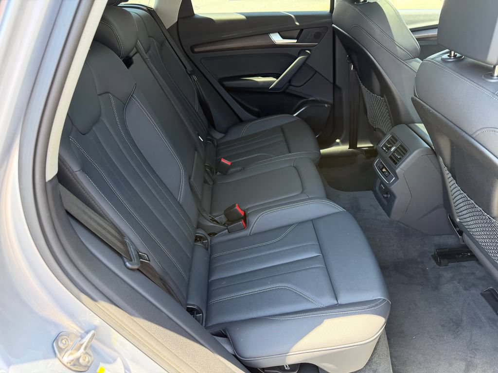 Used 2023 Audi Q5 e Premium w/ Convenience Package AWD/4WD image 16