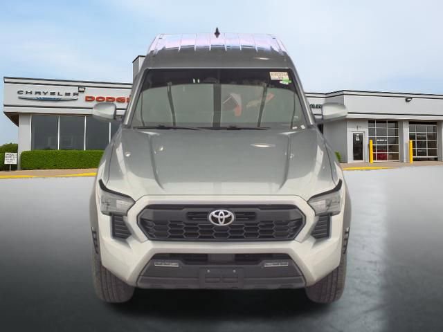 Used 2025 Toyota Tacoma TRD Off-Road image 4