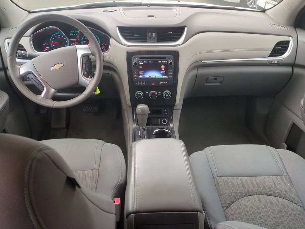 Used 2017 Chevrolet Traverse LT image 22