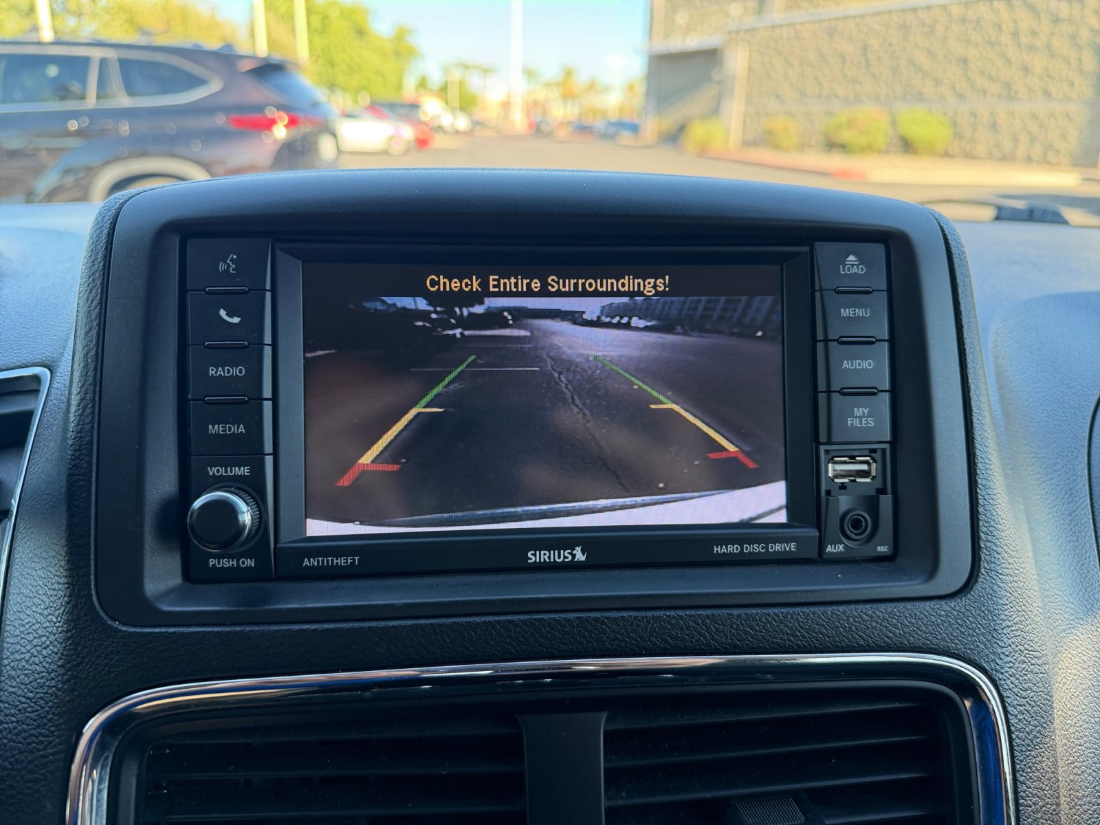 Used 2018 Dodge Grand Caravan SE w/ UConnect Hands-Free Group FWD image 24