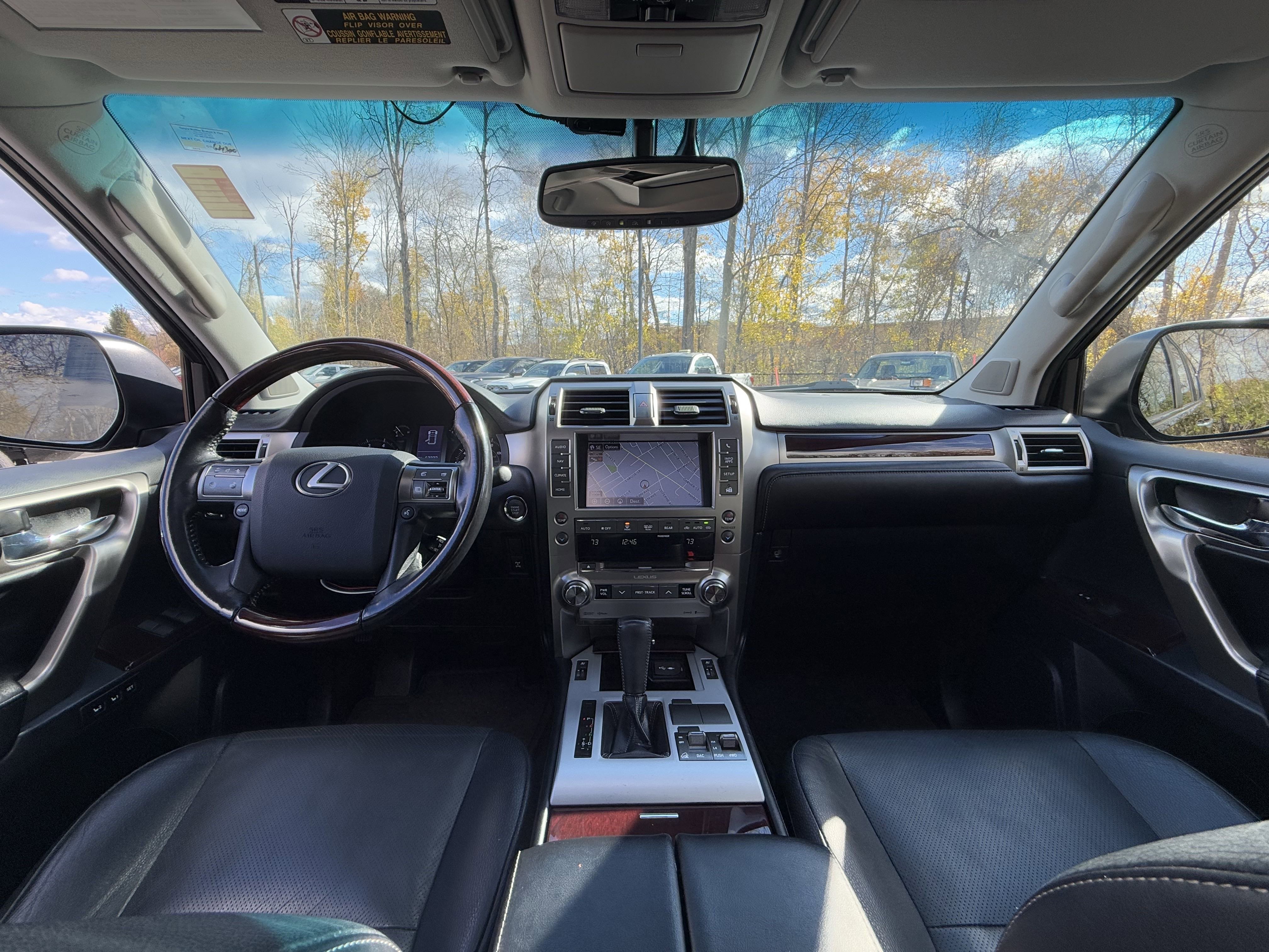 Used 2017 Lexus GX 460 image 2