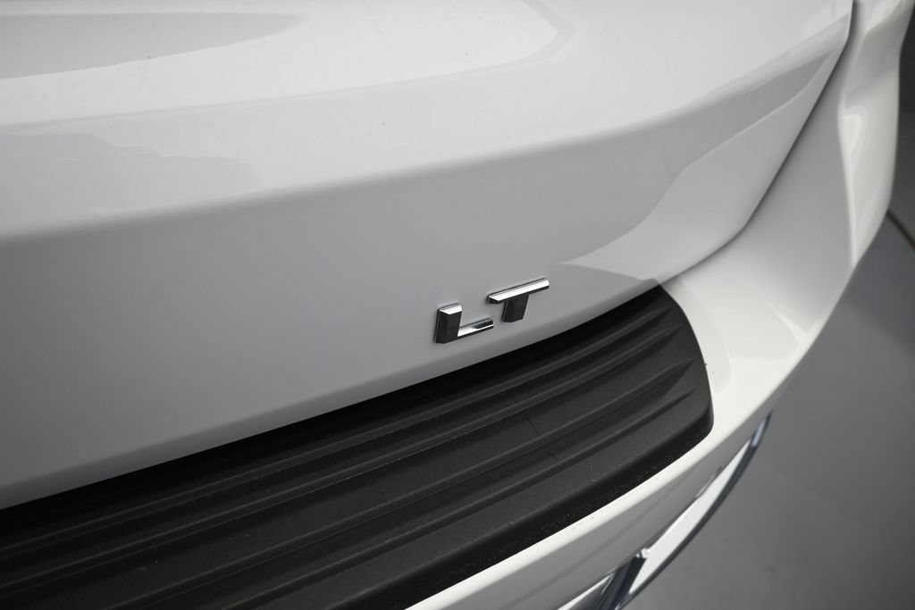 Used 2025 Chevrolet Suburban LT RWD image 48