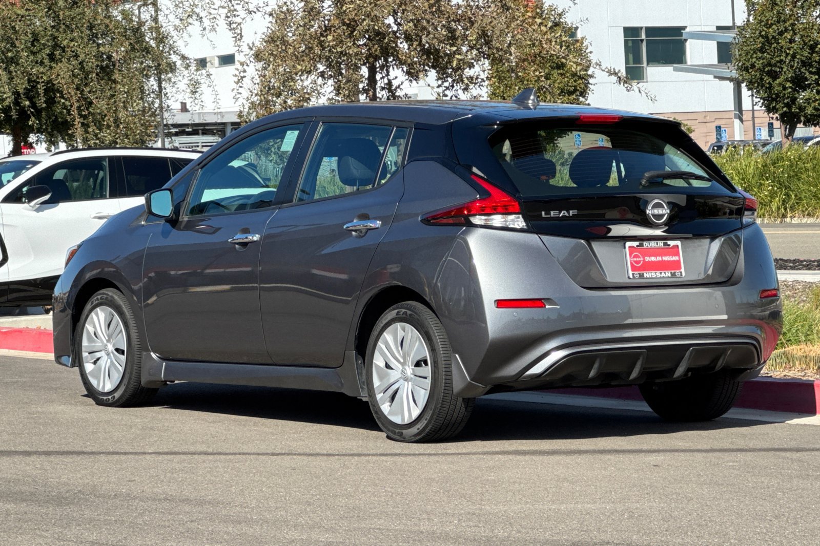 Certified 2025 Nissan Leaf S FWD image 6