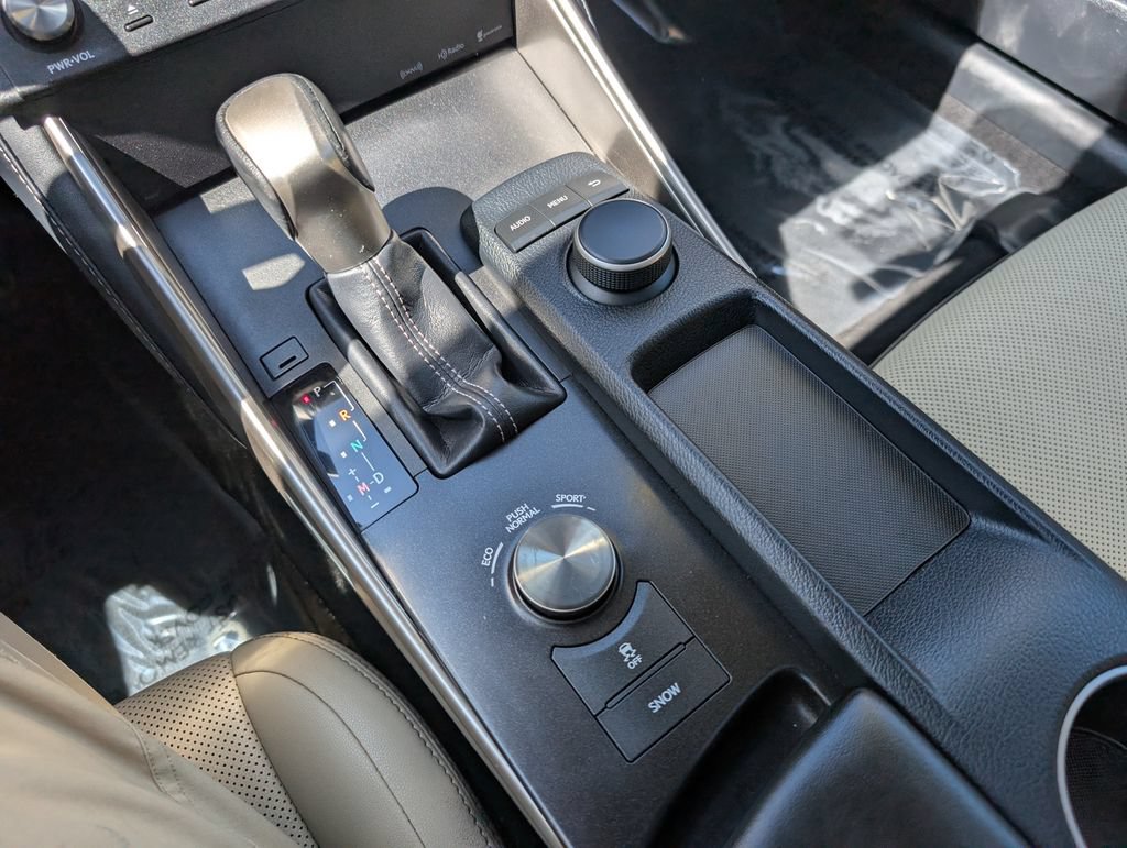 Used 2016 Lexus IS 200t RWD image 20