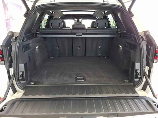Certified 2024 BMW X5 xDrive40i w/ Premium Package image 32