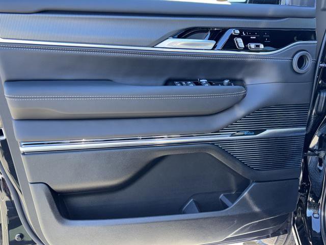 New 2026 Jeep Grand Wagoneer Summit image 16